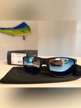 Oakley Men’s Gibston XL polarized
